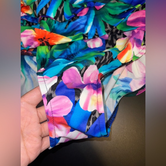 Trimshaper Control Leopard Print & Floral swimsuit size 18 EUC - Picture 2 of 8